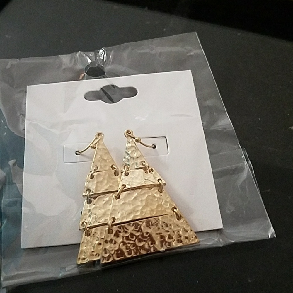 Gold dangle earrings